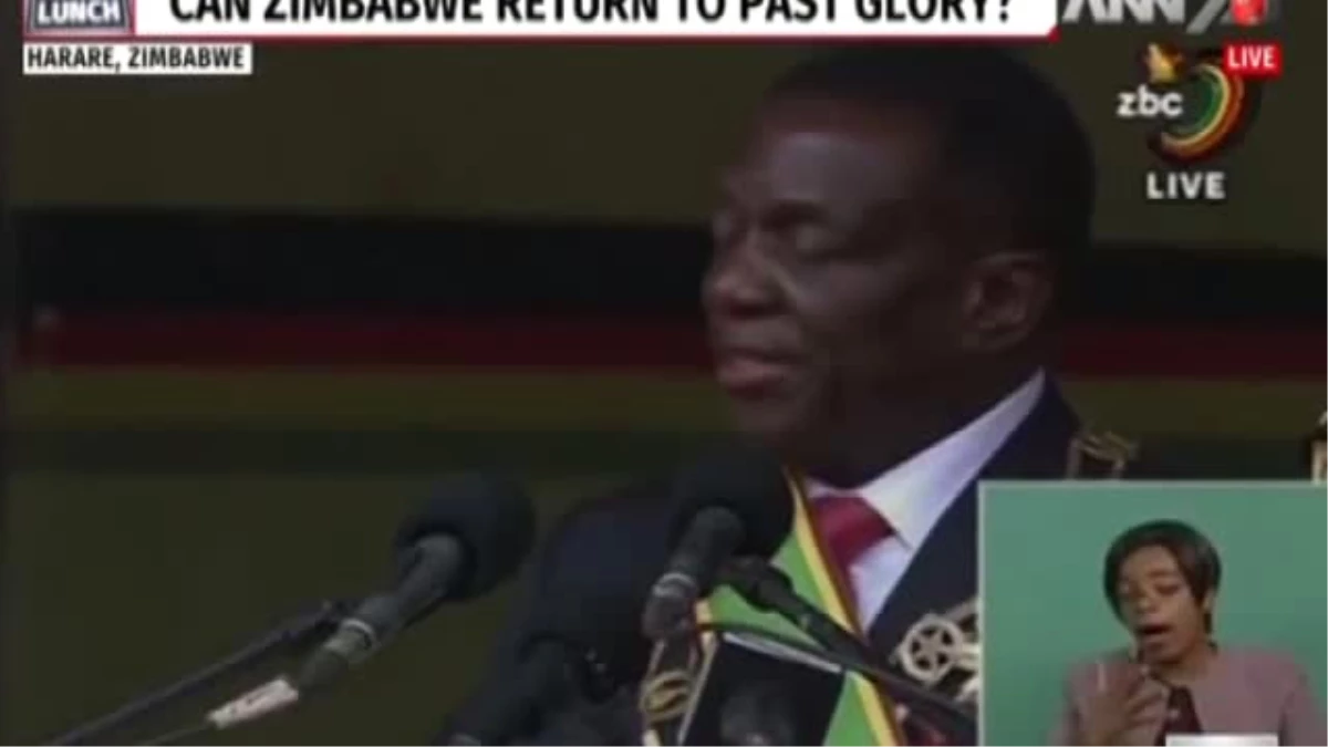 Zimbabve\'nin Yeni Lideri Stadyumda Yemin Etti