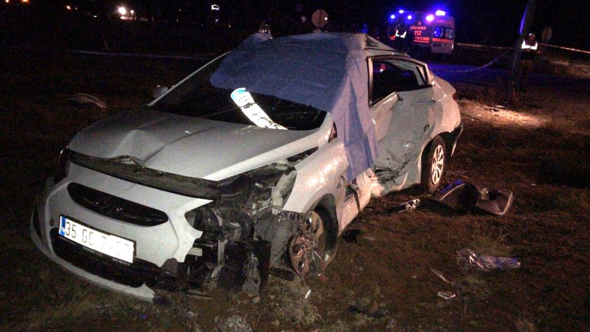 Alaşehir\'de Trafik Kazası: 1 Ölü, 2 Yaralı