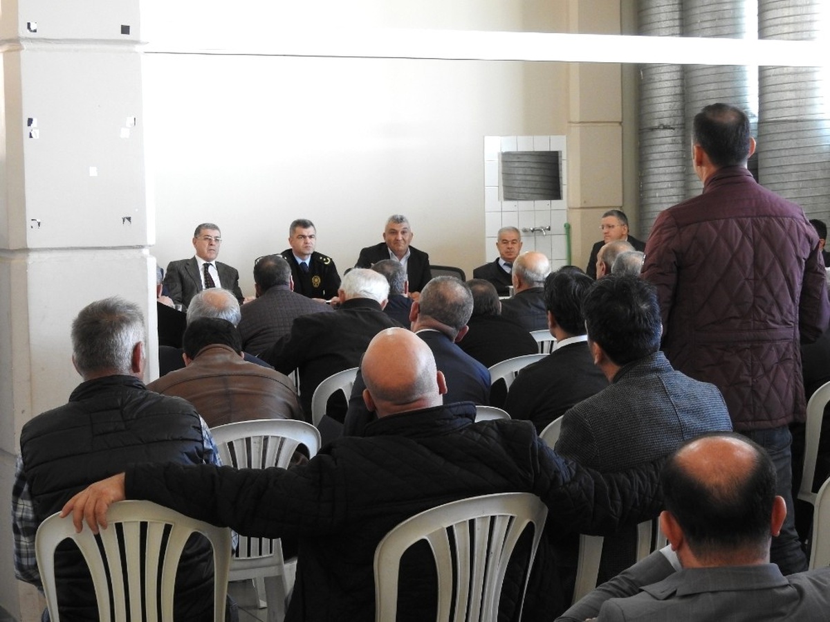 Antalya Emniyeti\'nden Şehirlerarası Otobüs Terminalinde Hanutçulukla Mücadele Toplantısı