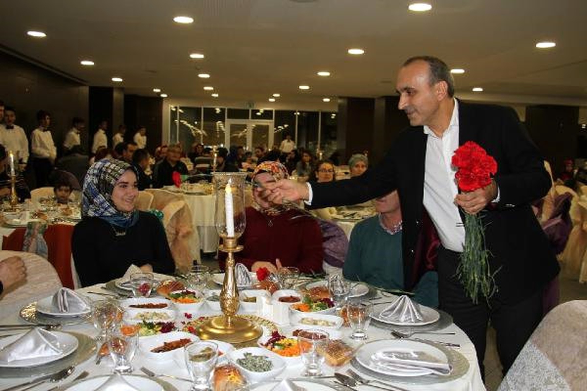 Arnavutköy Belediyesi Öğretmenlere Yemekli Bir Program Düzenledi