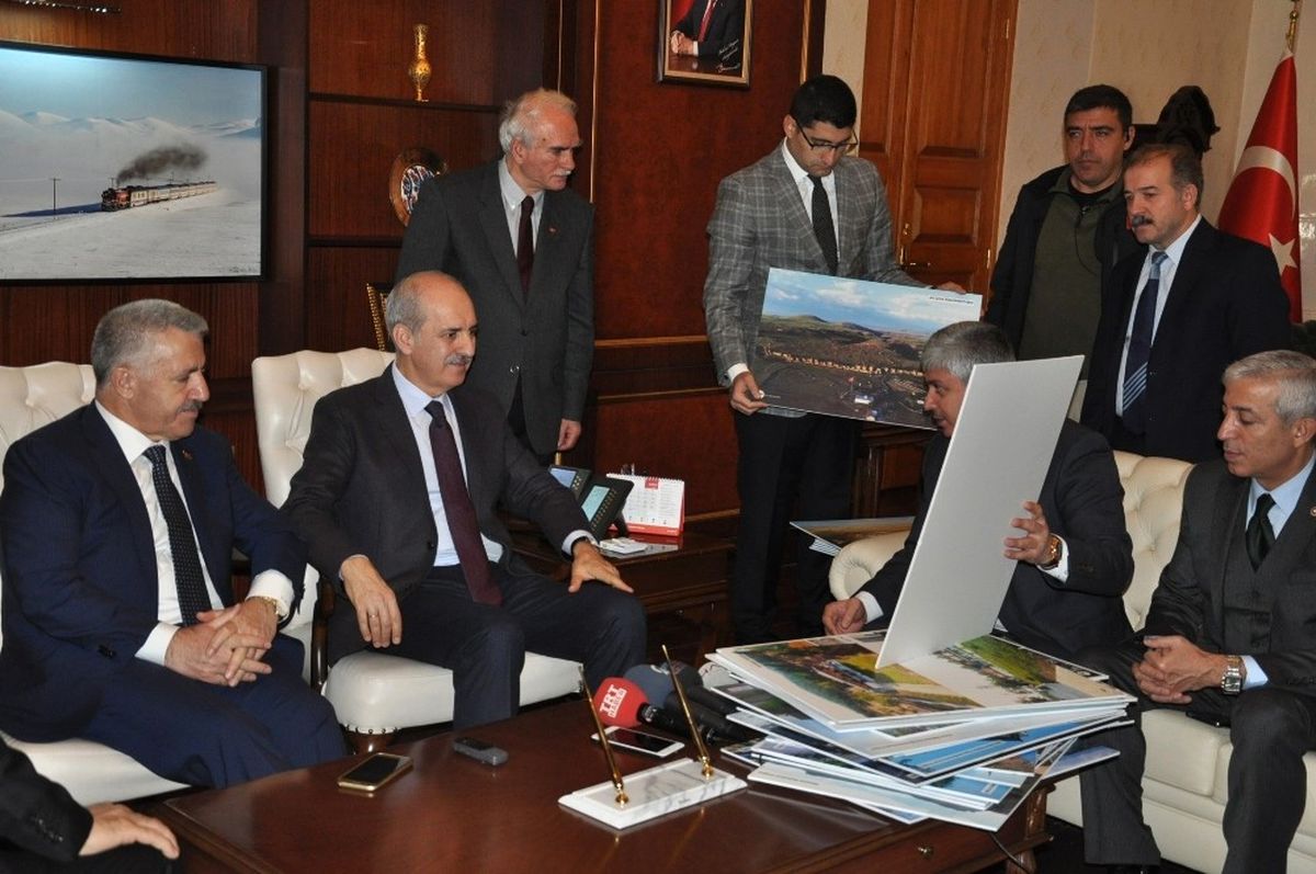 Bakan Numan Kurtulmuş, "Ortadoğu Bir Masanın Başında Savaş Oyunu Oynar Gibi Ortadoğu\'daki Savaşa...