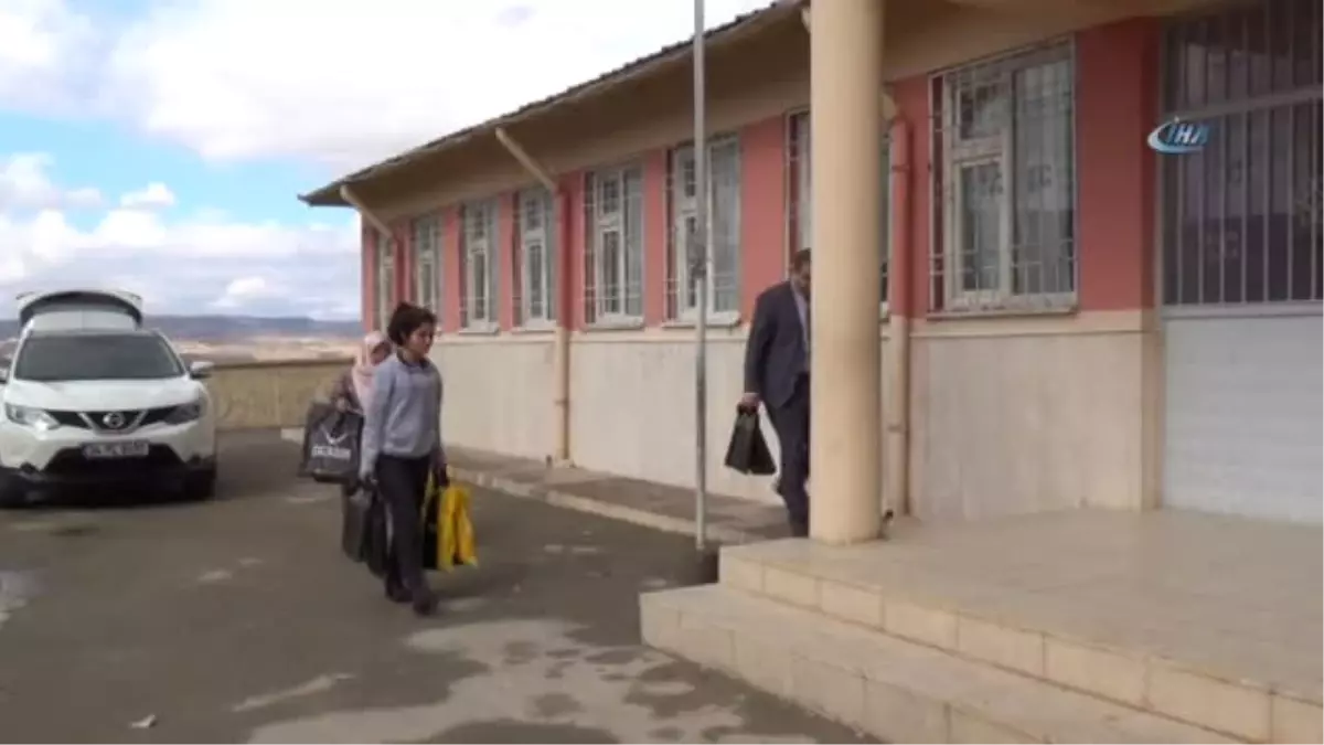 Bir Mesajla Tüm Okula Yardım Geldi