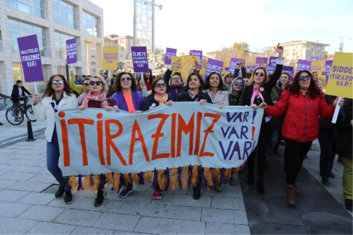 Bursa\'da Kadınlardan Çocuk Evliliği ve Şiddet Protestosu