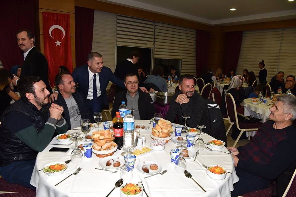 Çan\'da Öğretmenler Kutlama Yemeğinde Bir Araya Geldi