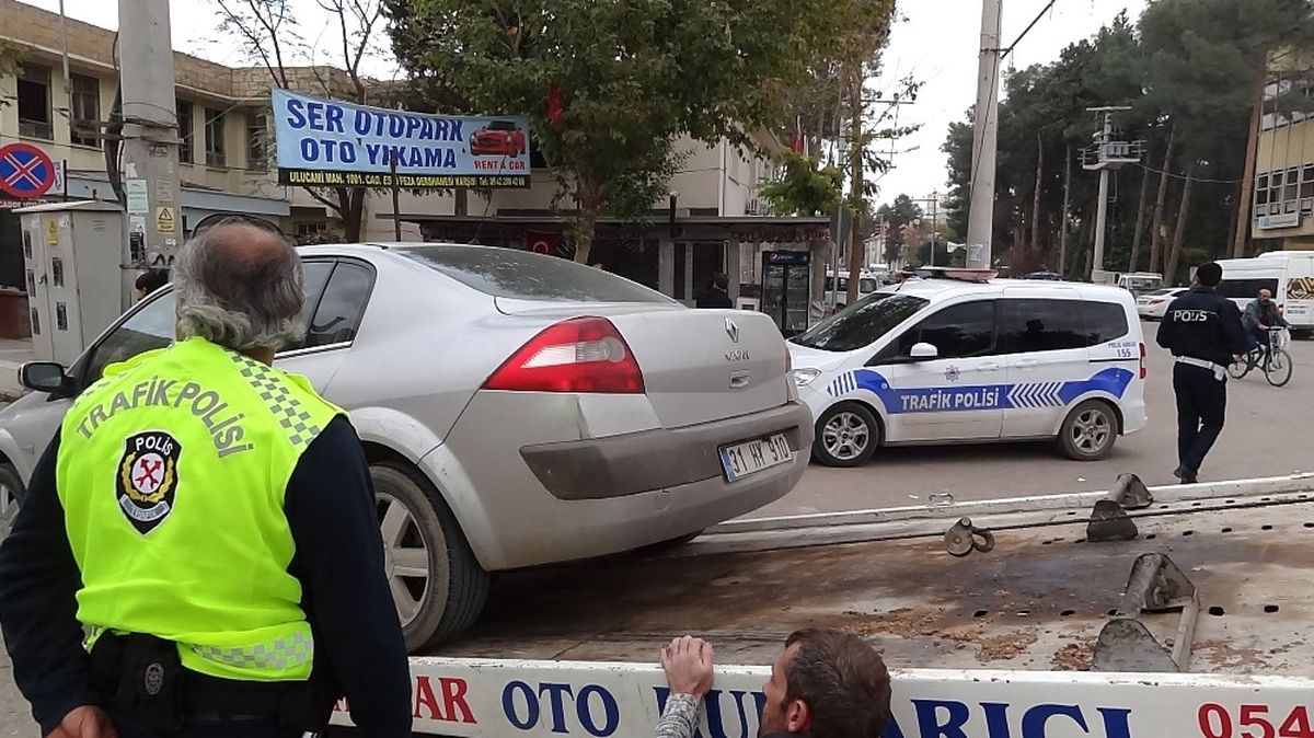 Ceylanpınar\'da Polis Hatalı Park Yapan Sürücülere Ceza Yağdırdı
