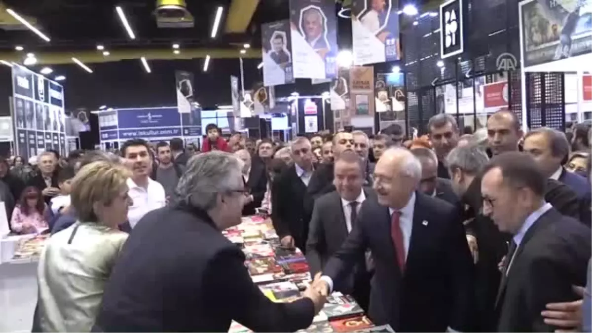 CHP Genel Başkanı Kılıçdaroğlu, Konyaaltı Kitap Fuarı\'nı Gezdi