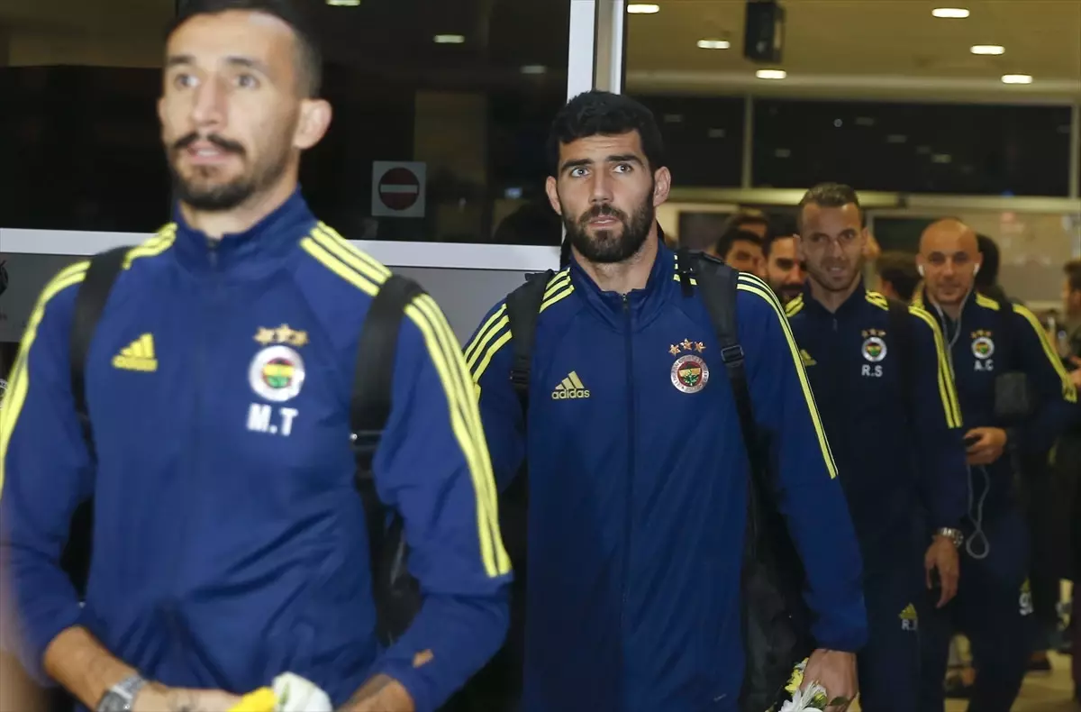 Fenerbahçe Kafilesi Antalya\'ya Geldi