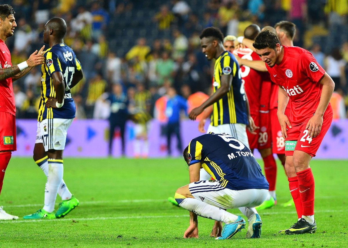 Fenerbahçe Zorlu Virajda