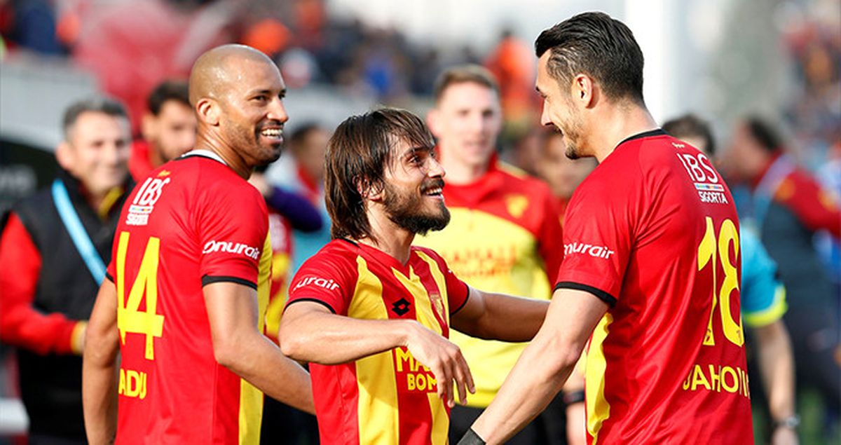 Göztepe Sahasında Akhisar Belediyespor\'u 2-0 Mağlup Ettiç
