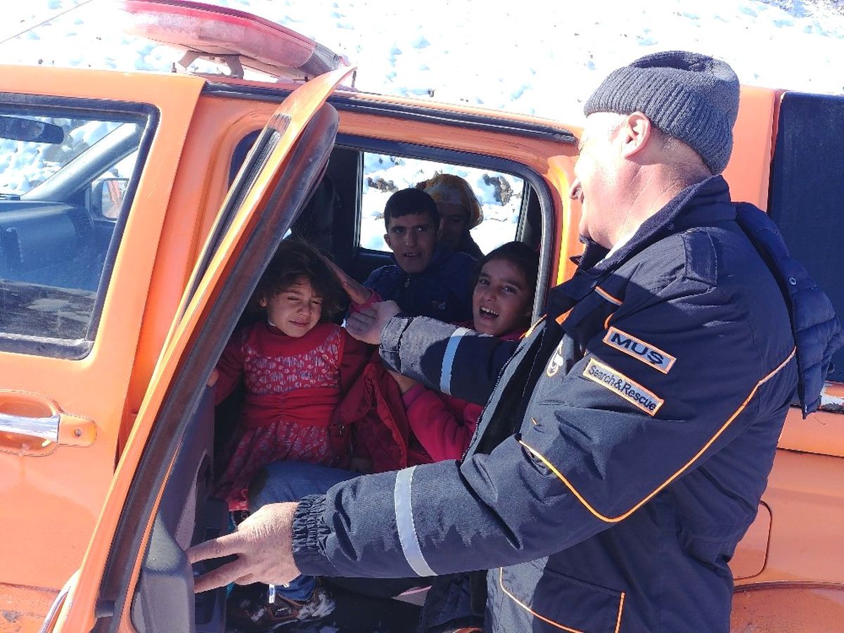 Kar Nedeniyle Köyden Çıkamayanların İmdadına Afad Yetişti