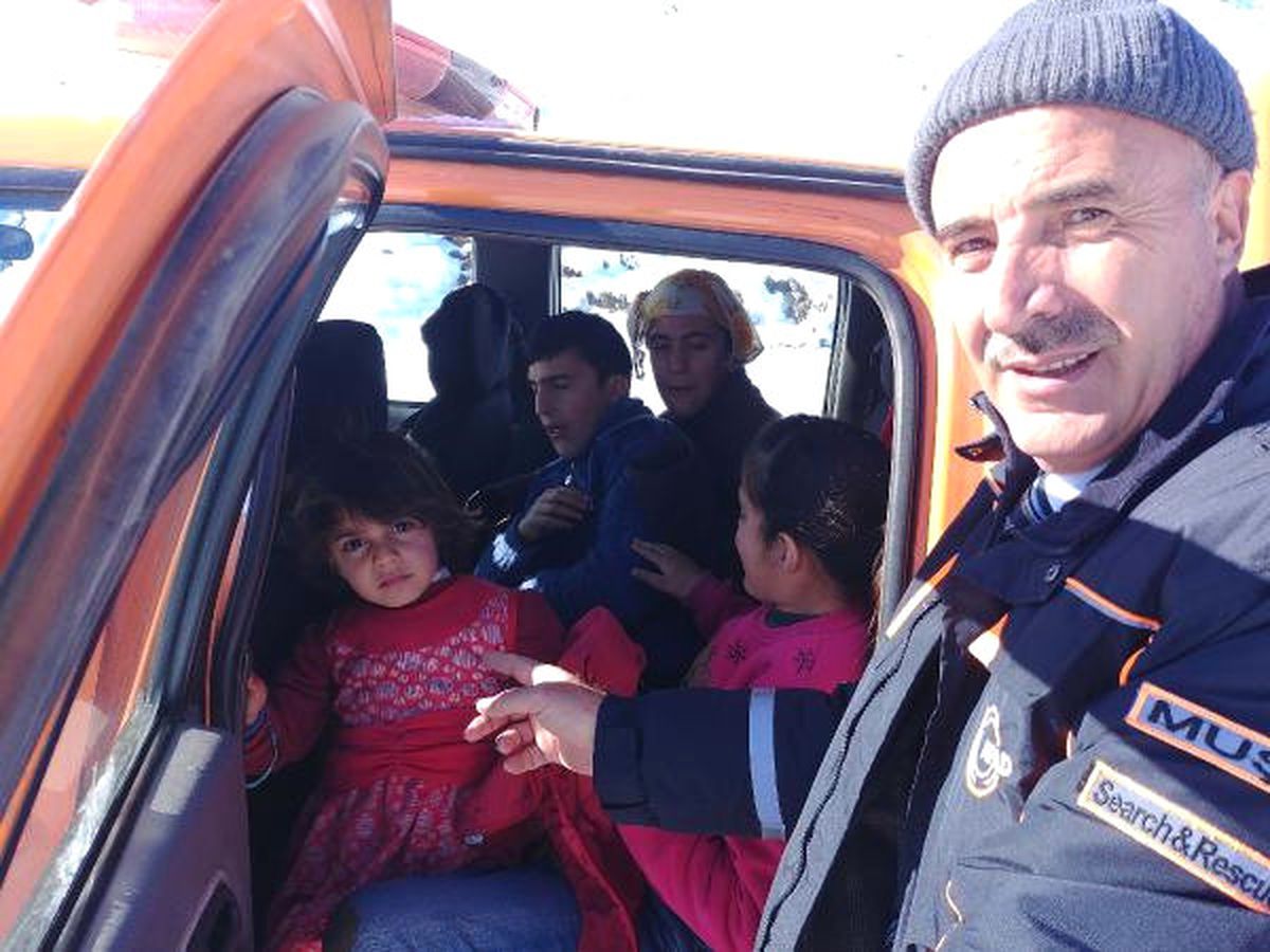 Kar Nedeniyle Köyden Çıkamayanların Yardımına Afad Ekipleri Yetişti