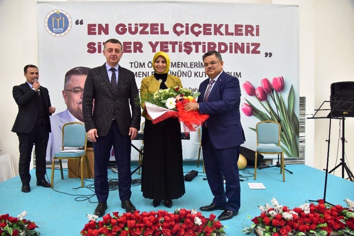 Öğretmenler Akşam Yemeğinde Bir Araya Geldi