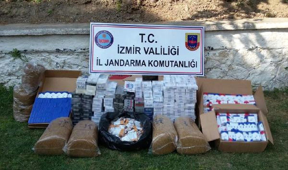 Otomobilde Kaçak Sigara ve Tütün Ele Geçirildi