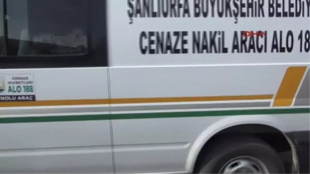 Şanlıurfa\'da Askerlerin Otomobili Bariyerlere Çarptı 1 Ölü, 5 Yaralı