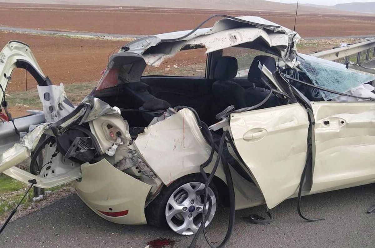 Şanlıurfa\'da Devrilen Otomobildeki 6 Asker Yaralandı