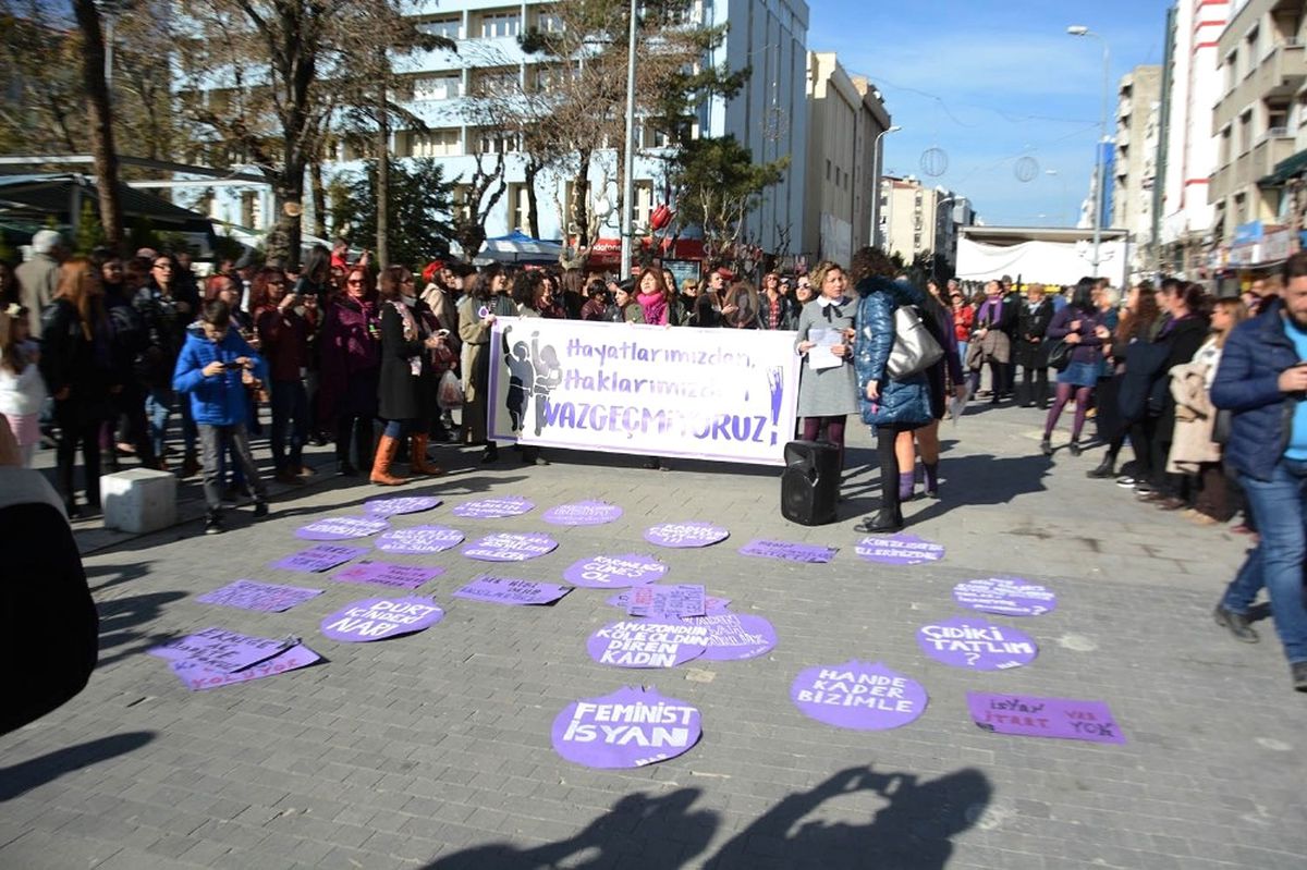 Uşak\'ta 25 Kasım Kadına Yönelik Şiddetle Mücadele Günü Dolayısıyla Etkinlik Düzenlendi