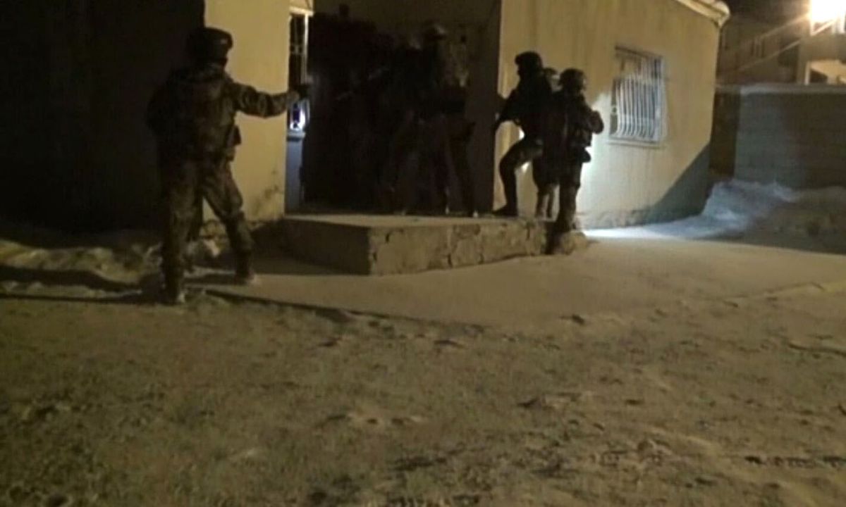 Van\'da Terör Operasyonu: 12 Gözaltı