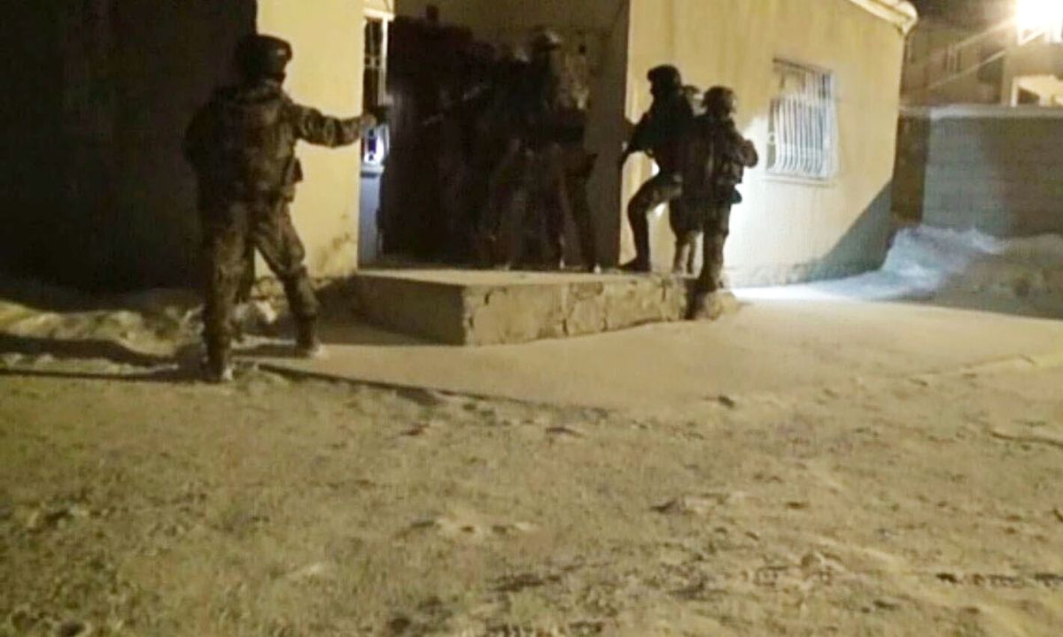 Van\'da Terör Operasyonu: 12 Gözaltı