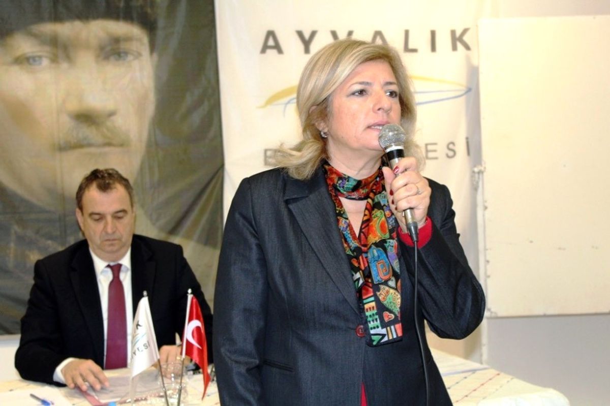 Ayvalık Kasaid\'ten \'Kadına Şiddetle Mücadele Günü\' Açıklaması