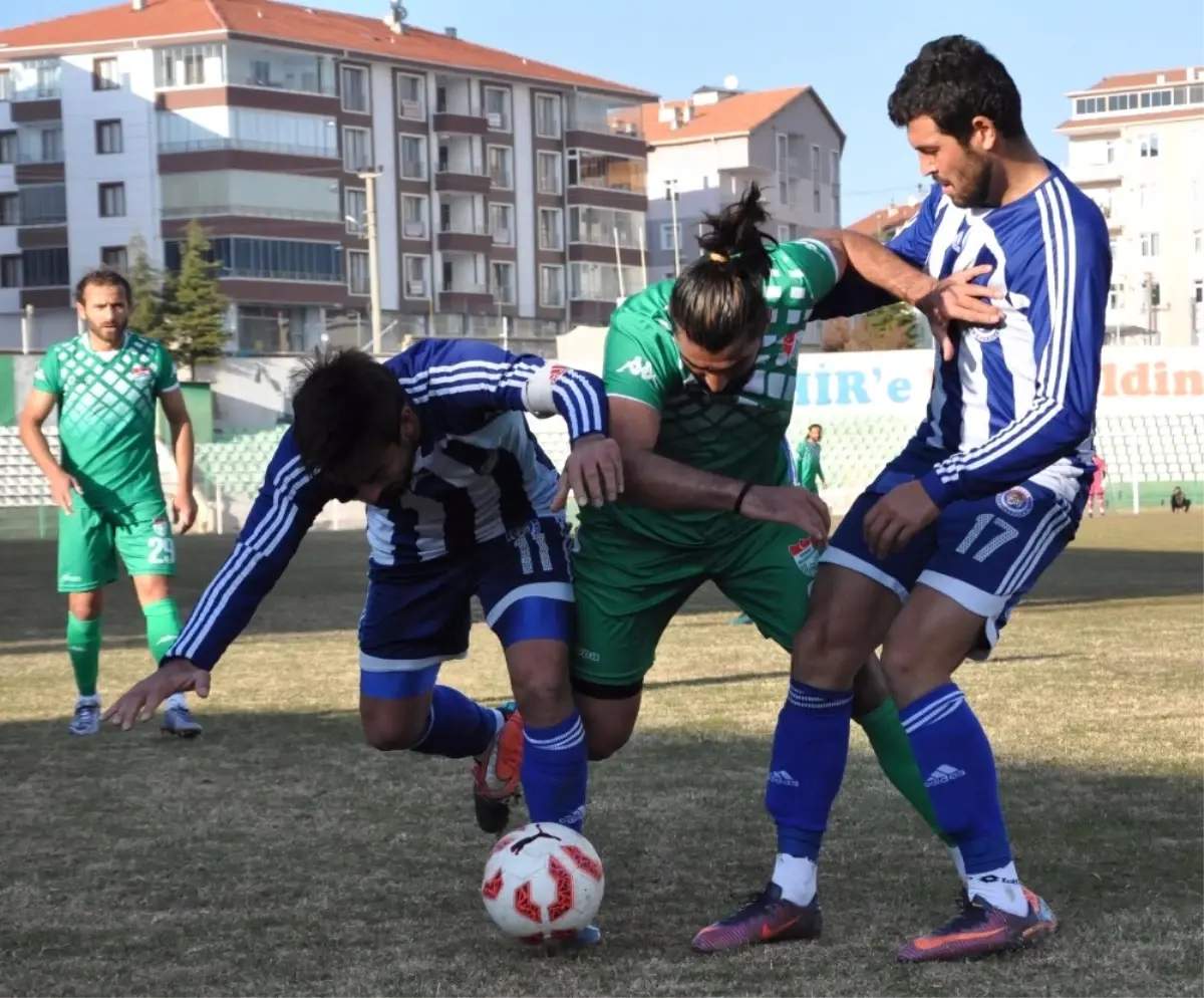 Bal: Kırşehir Belediyespor: 3 - Sincan Belediyespor: 1