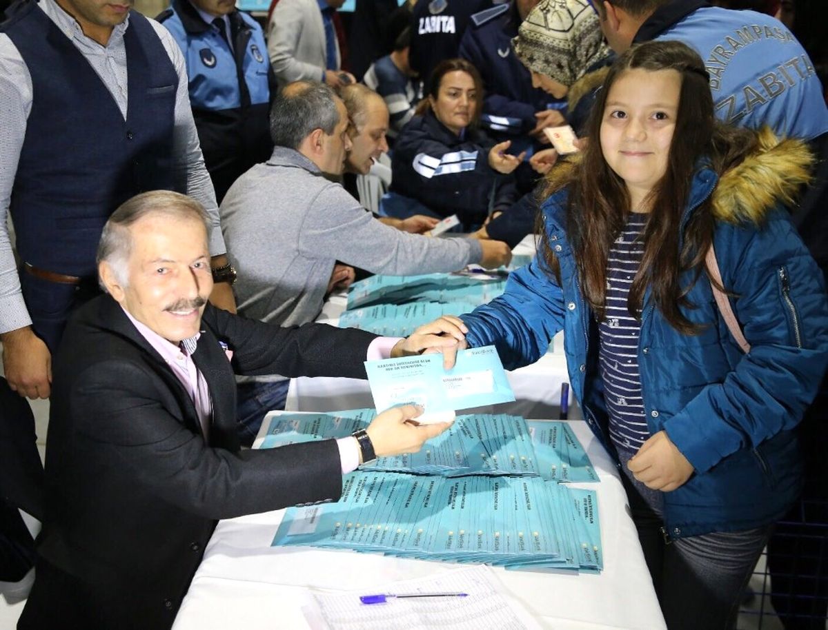 Bayrampaşa Belediyesinden İhtiyaç Sahibi 3 Bin 500 Öğrenciye Burs