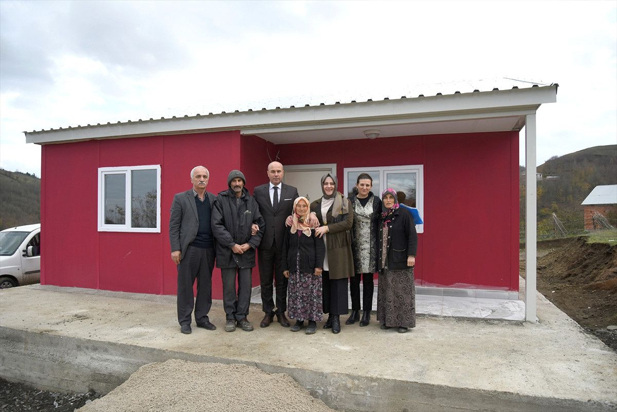 Belediyeden İhtiyaç Sahiplerine Prefabrik Ev