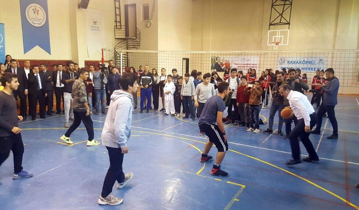 Gençlik ve Spor Bakanı Osman Aşkın Bak, Potayı Iskalamadı