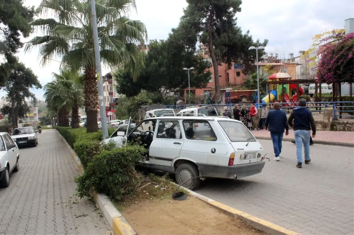 Hastane Yolunda Kaza: 2 Yaralı