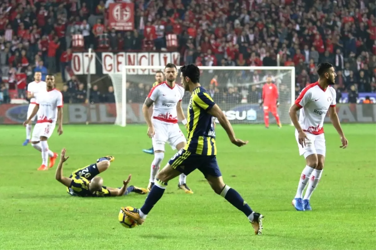 Süper Lig: Antalyaspor: 0 - Fenerbahçe: 0 (Maç Devam Ediyor)