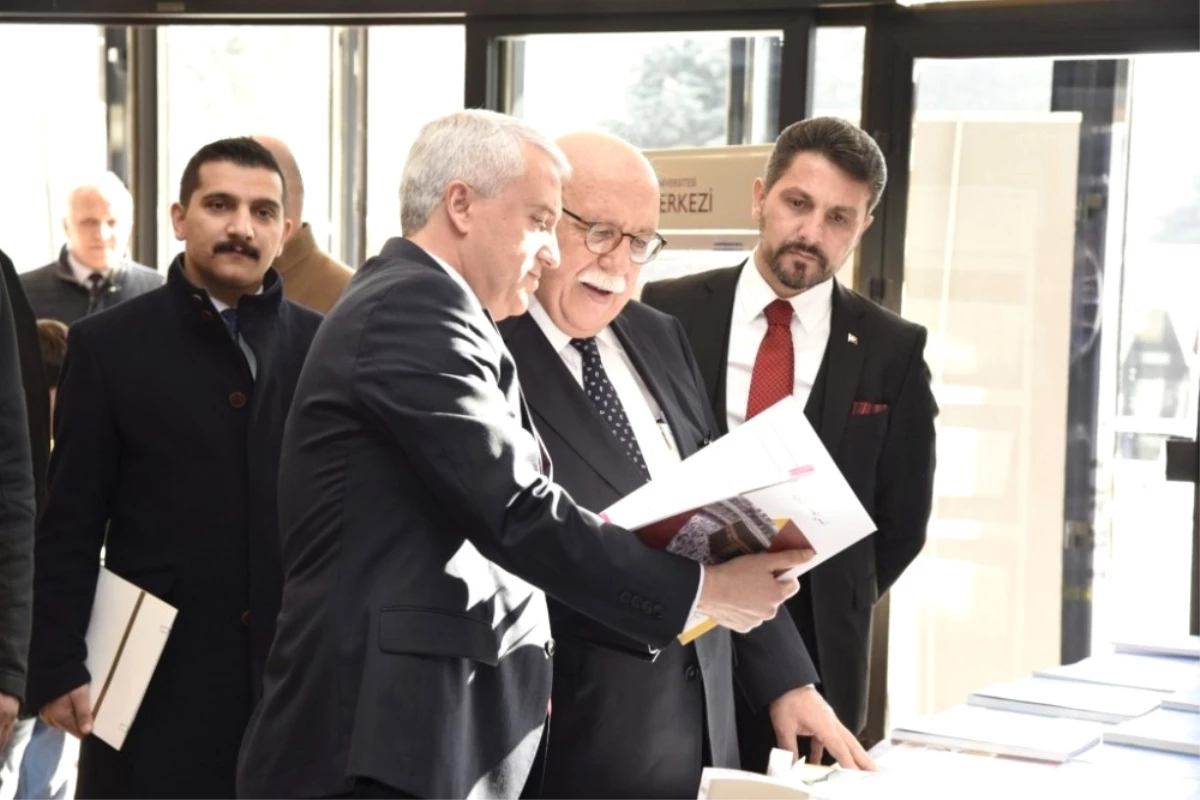 Anadolu Üniversitesi, Türk Dünyası Vakfı Genel Kurul Toplantısı\'na Ev Sahipliği Yaptı