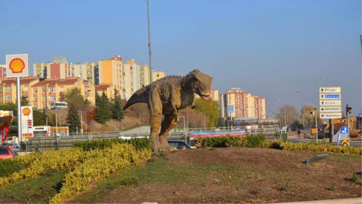 Ankara\'da Fıskiyeden Sonra Dinozor da Gitti