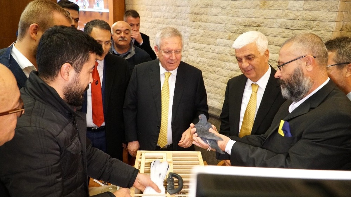 Aziz Yıldırım, Denizli\'de Yeni Şubelerinin Açılışına Katıldı