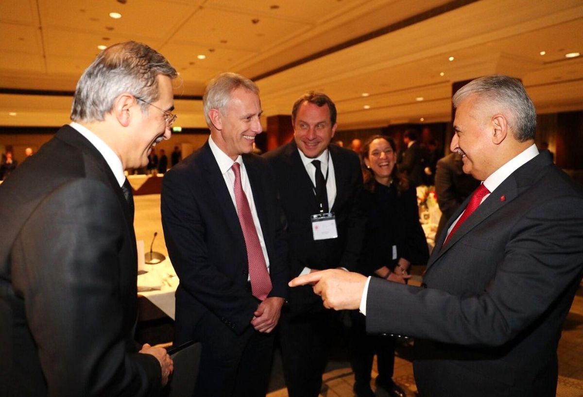 Başbakan Yıldırım, İngiliz İş Dünyası Temsilcileriyle Öğle Yemeğine Katıldı