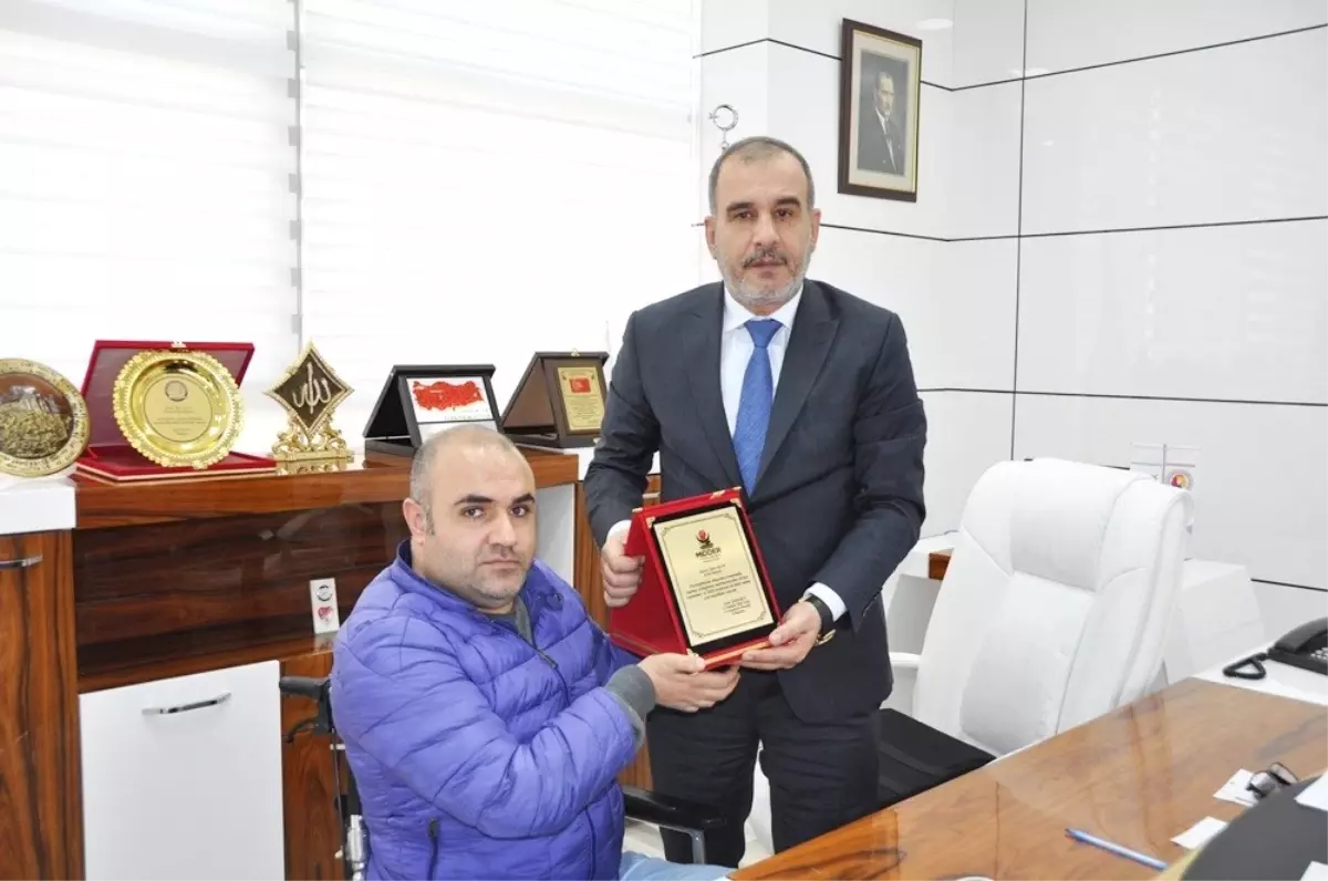 Elazığ Tso Başkanı Alan\'a Plaket