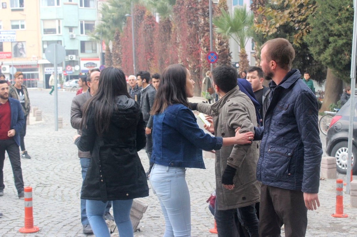 Gençlerin Kavgasını Büyümeden Polis Önledi