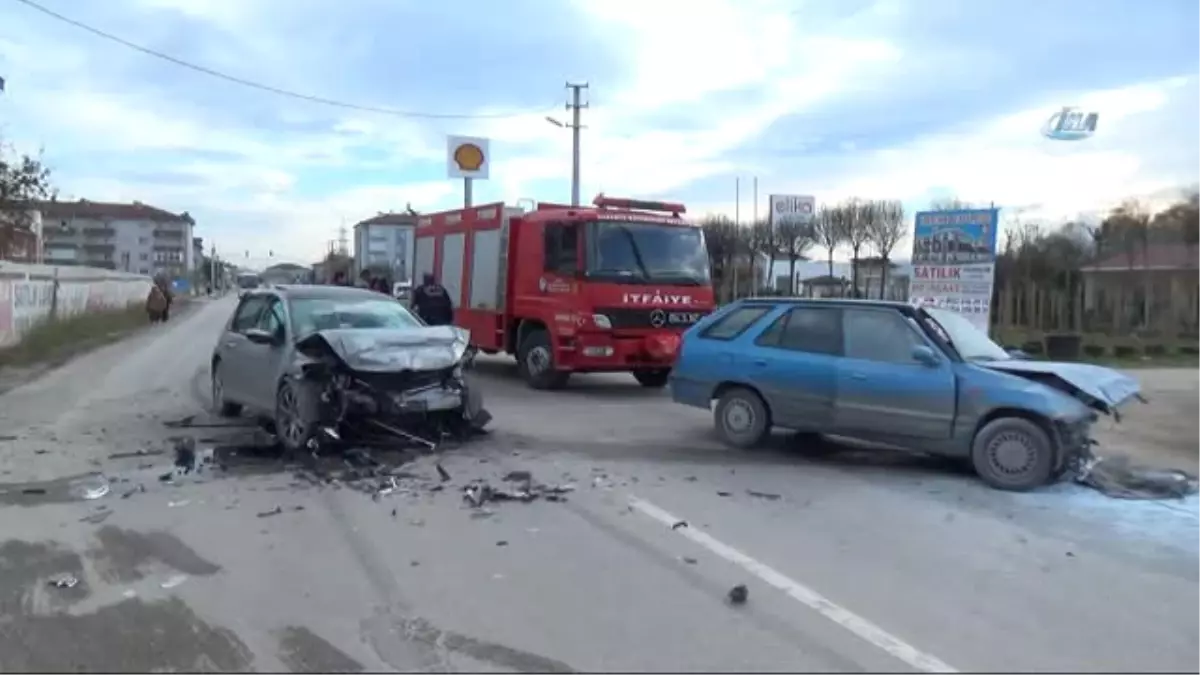 Hatalı Sollama Kazayı Beraberinde Getirdi: 3 Yaralı