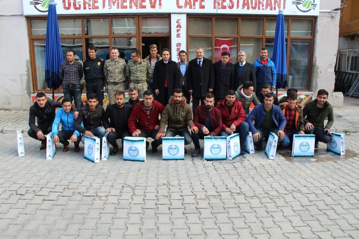 Kaymakam Dundar, Futbolcularla Bir Araya Geldi