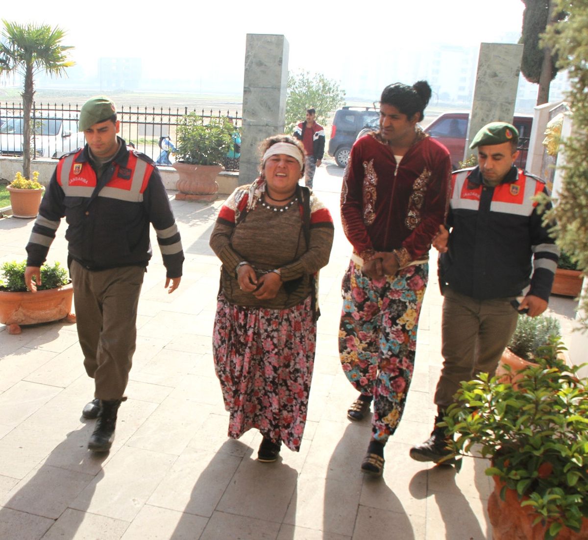 Kendisine Kadın Görünümü Verip Hırsızlık Yaptı