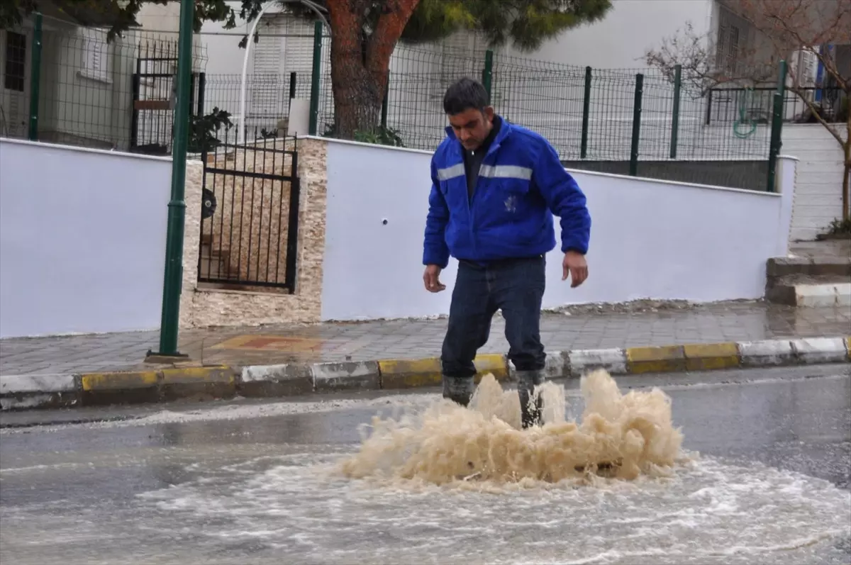 Kuşadası\'nda Sağanak