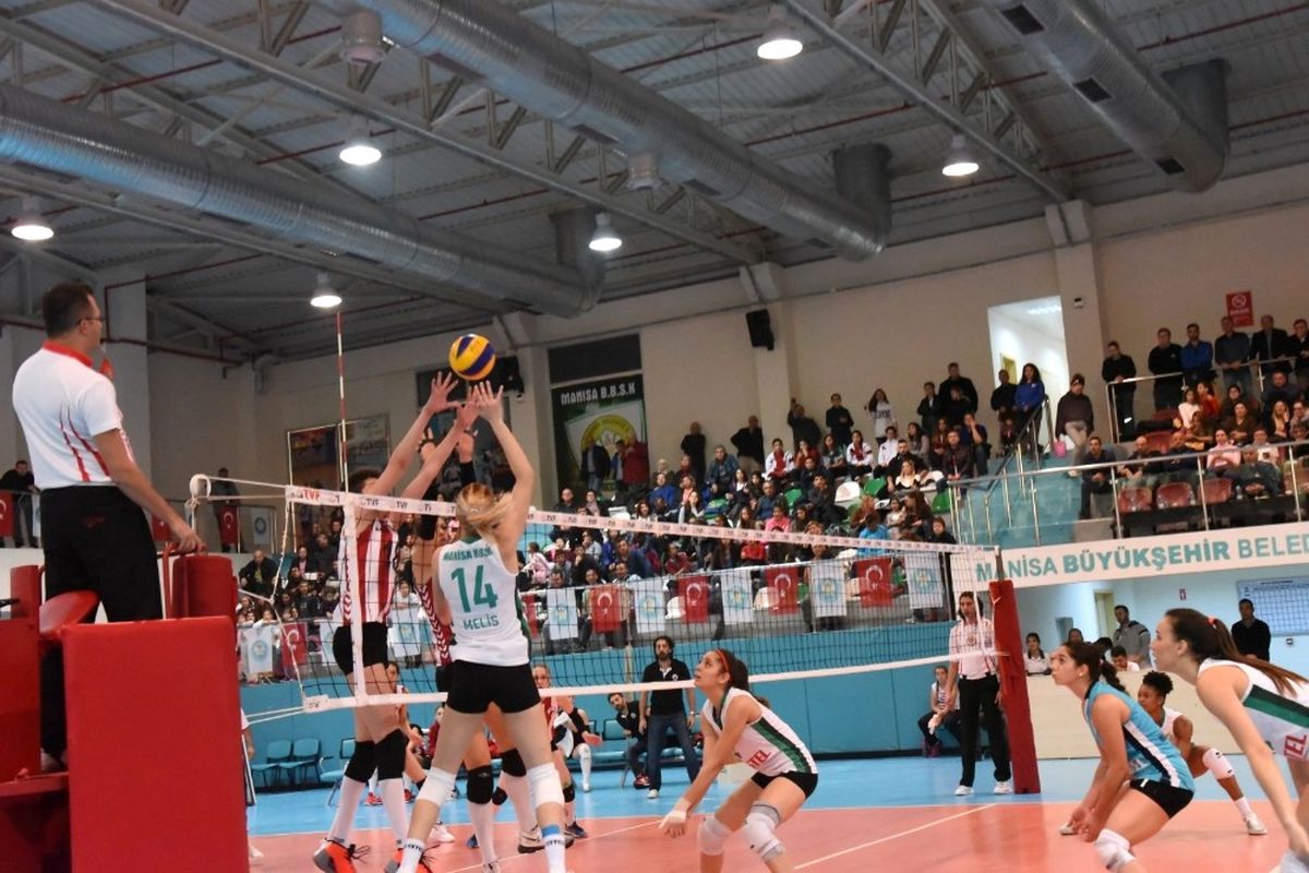 Manisa\'nın Sultanları Kendi Evinde Mağlup