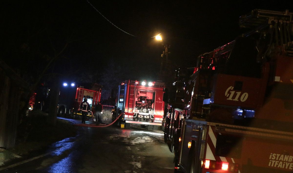 Pendik\'te Gecekonduda Yangın: 1 Ölü