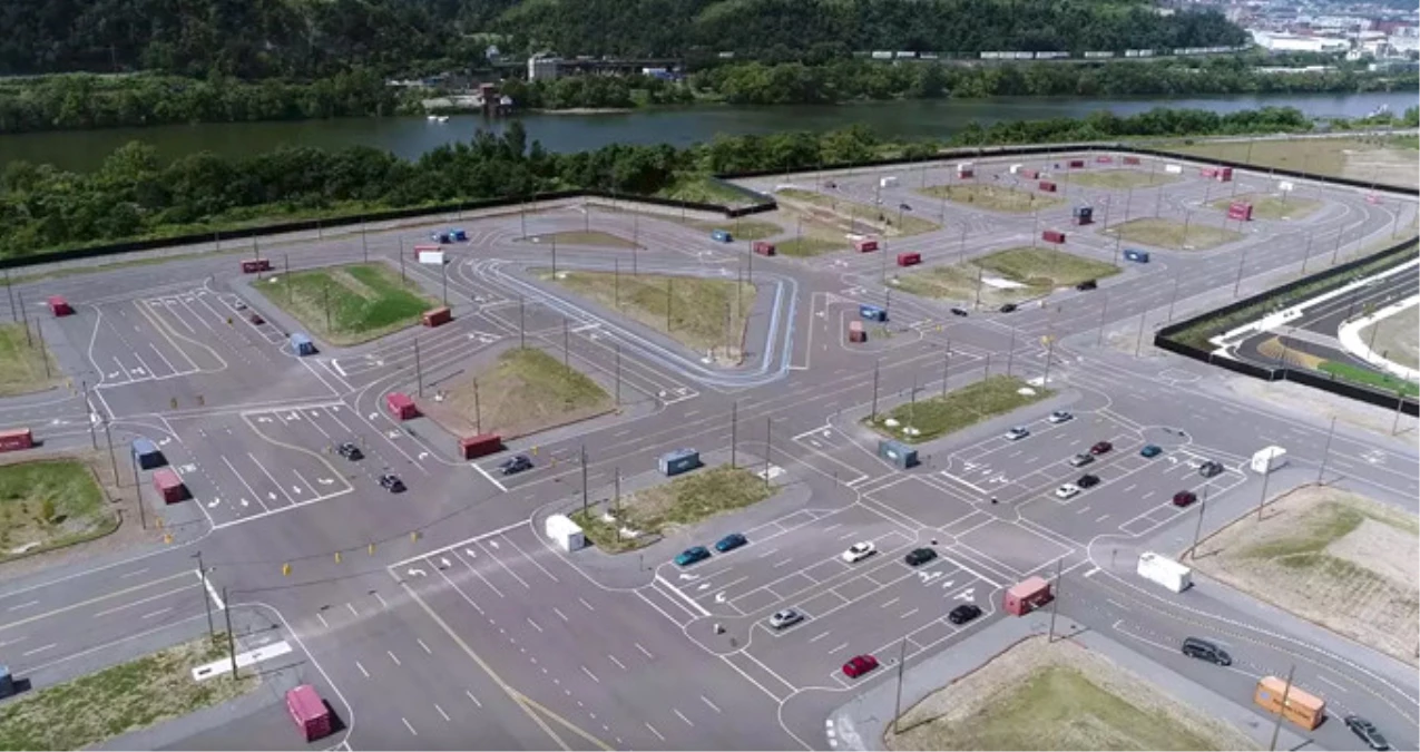 Sürücüsüz Araçlar Geliyor! Uber, İnşa Ettiği Yapay Şehirde Araçları Test Ediyor