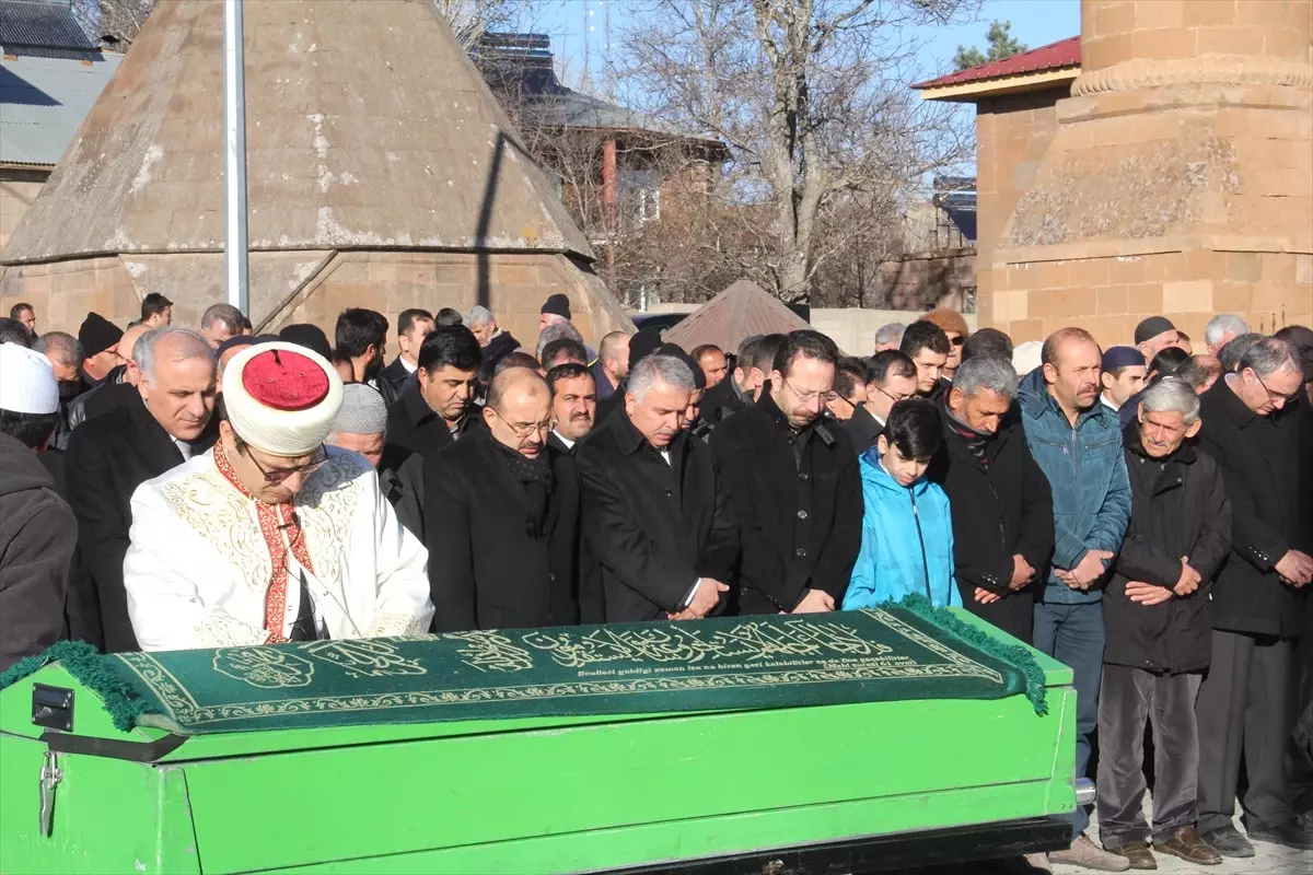 Yamlı\'nın Ağabeyi Ahlat\'ta Defnedildi