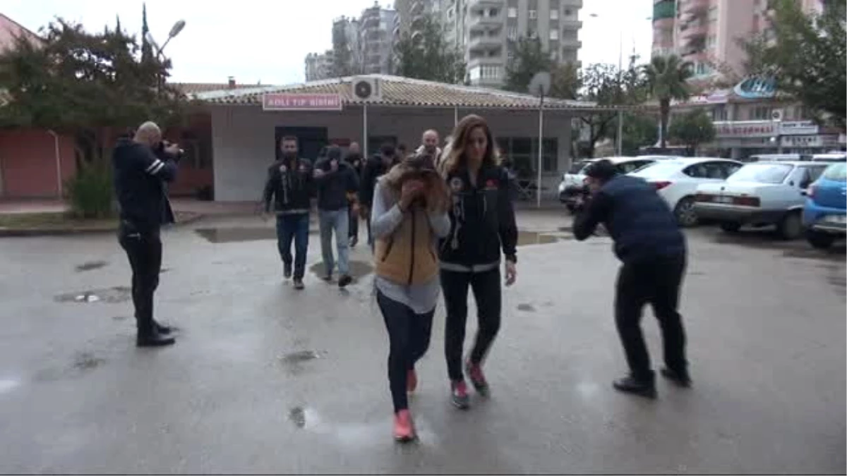Adana\'da Uyuşturucu Operasyonu: 6 Gözaltı "Adana Merkez Patlıyor Herkes" Şarkısını Seslendiren...