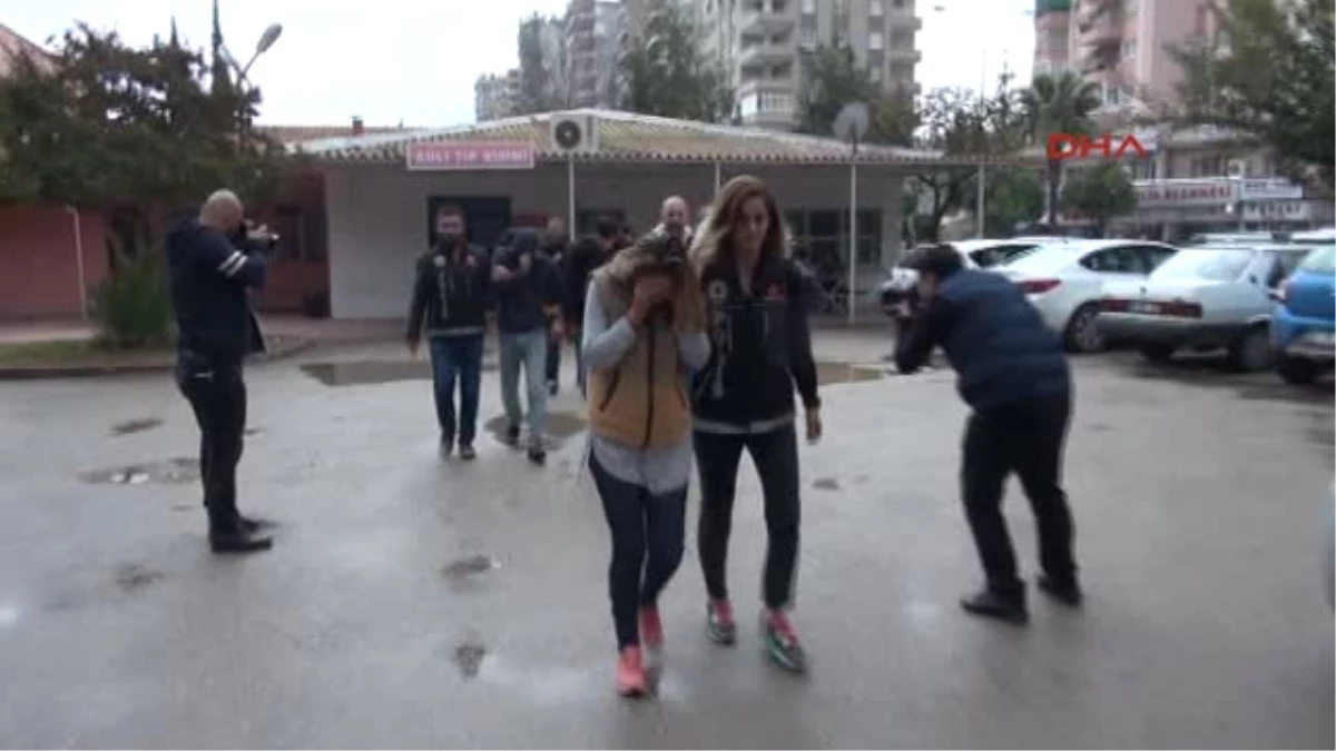 Adana Polis, \'Adana Merkez Patlıyor Herkes\' Şarkısını Söyleyenin Peşinde