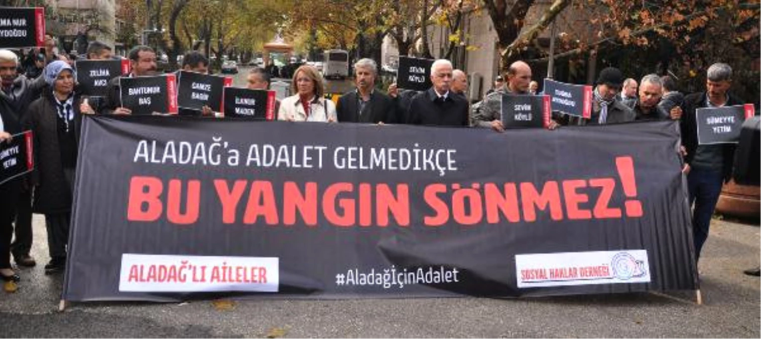 Aladağ\'daki Yangında Ölen Öğrencilerin Aileleri Bakanlık Önünde \'Adalet\' İstedi