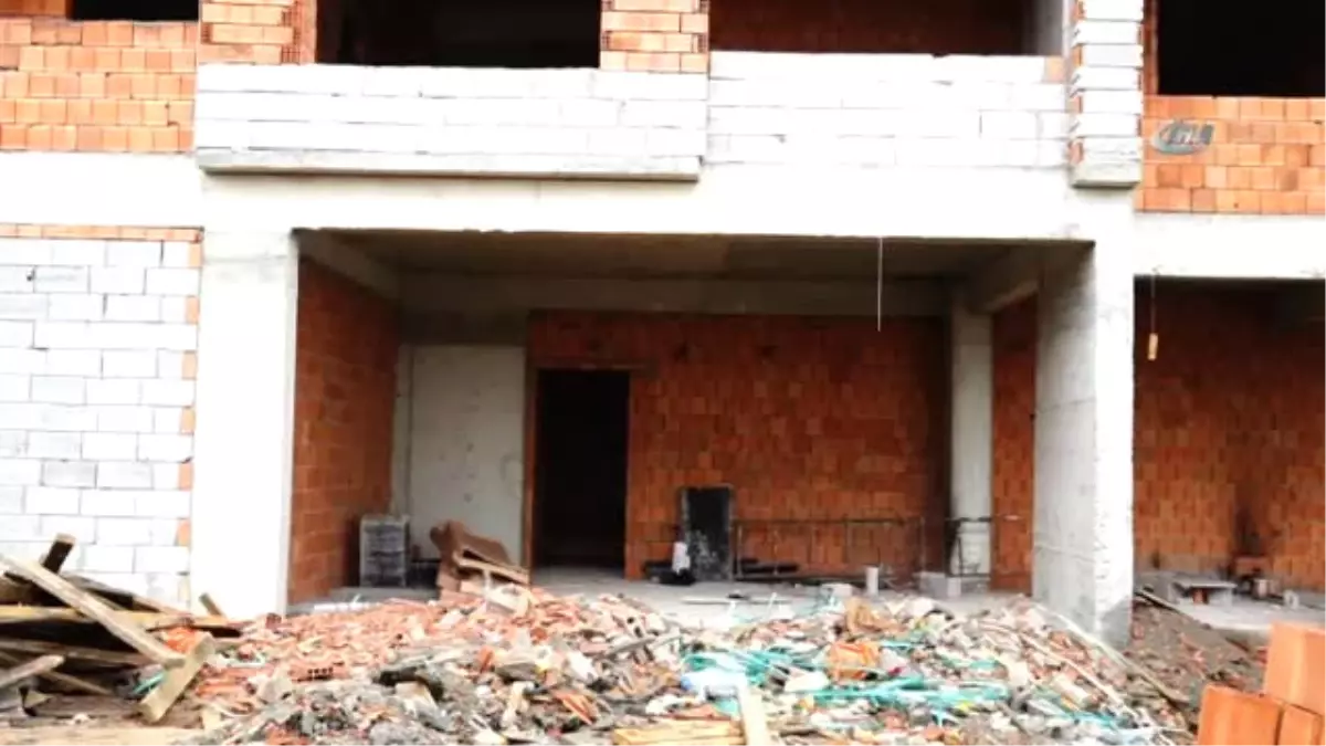 Asansör Boşluğuna Düşen İşçi Hayatını Kaybetti