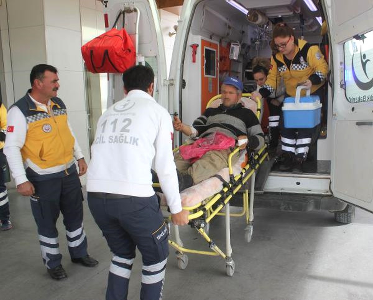 Besici, Kopan Parmağıyla Hastaneye Kaldırıldı