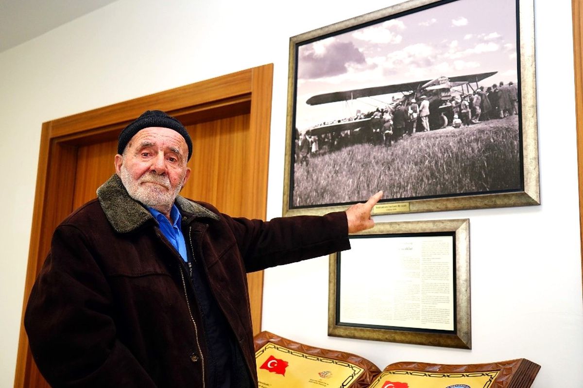 Dhmi\'nin Kastamonu\'daki İlk Çalışanına Plaket