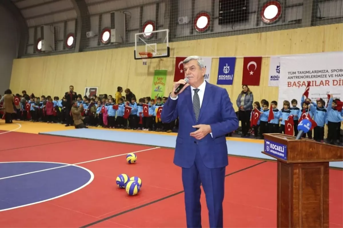 Gölcük Ortaokulu Spor Salonu\'nun Tanıtımı Yapıldı